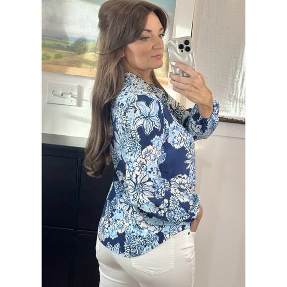 Lilly Pulitzer Size Small Farren 100% Silk Blue Floral Silk Blouse - Picture 9 of 9